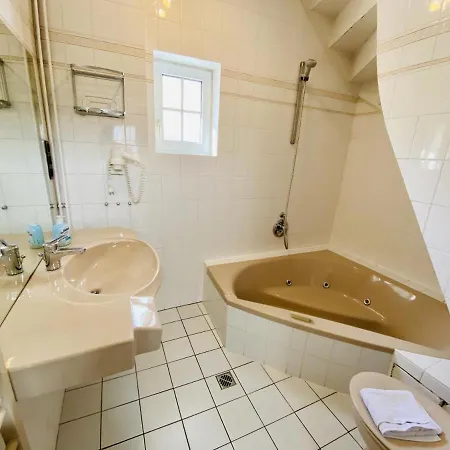 Leuchtturm, Ca 200m Z. *