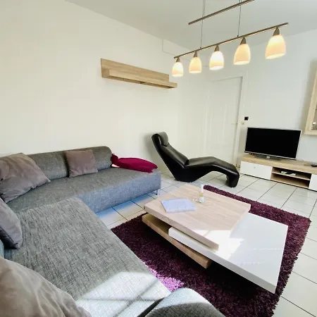 Leuchtturm, Ca 200m Z. Rostock